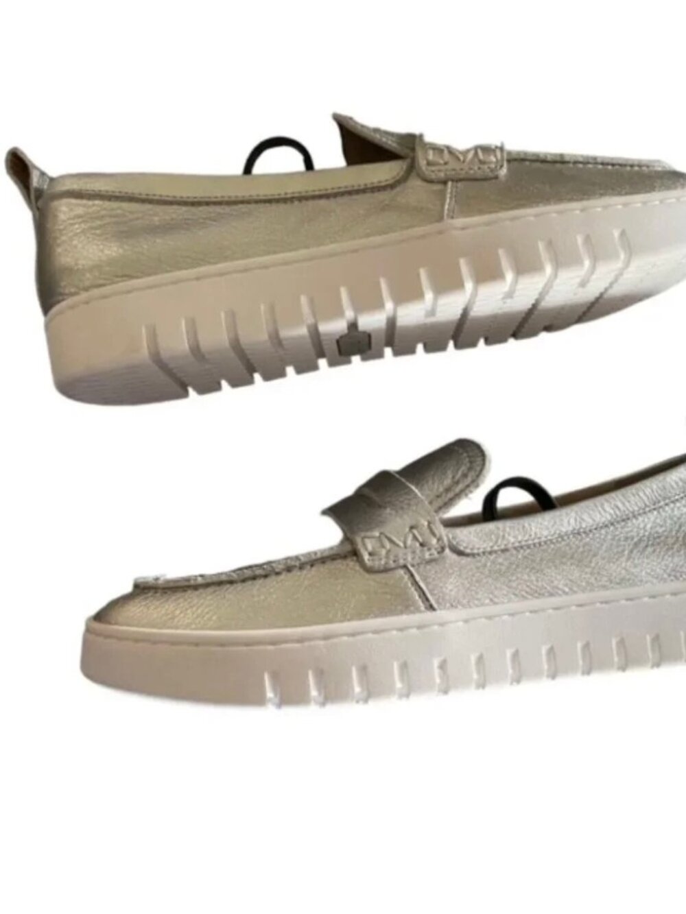 Vionic Uptown Silver Hybrid Loafer, Size 6 - Picture 3 of 5